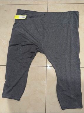 All In Motion Gray Capri Leggings 4X High Rise Athletic Workout NWT